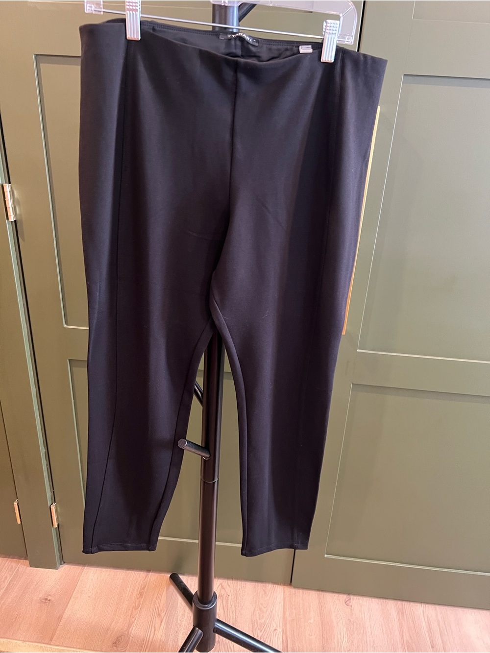 Tahari Black Stretch Tailored Dress Pants